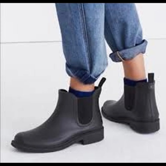 Madewell Shoes - Madewell black chelsea rainboot size 9